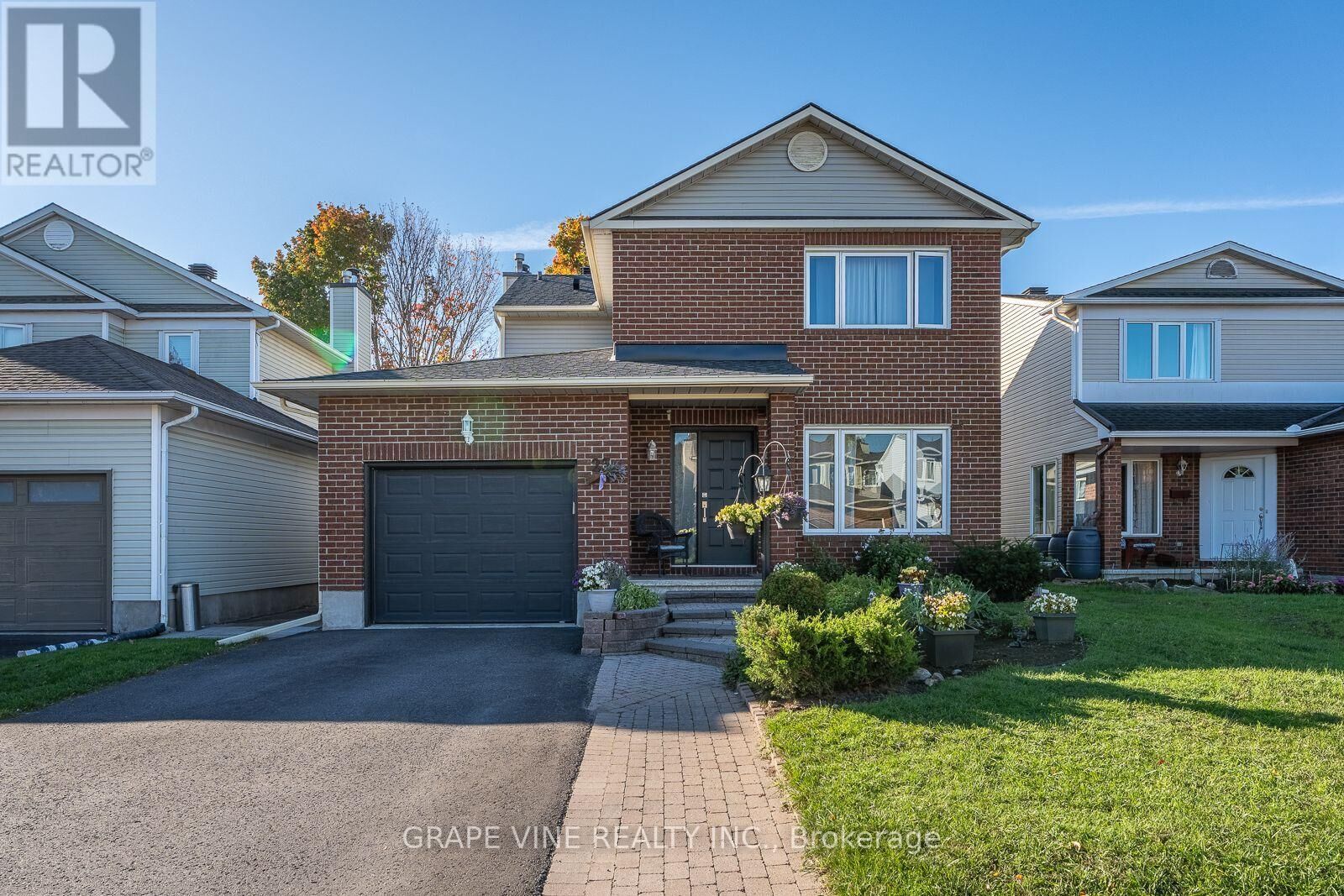 Property Photo:  25 Wheeler Street  ON K2J 3B8 