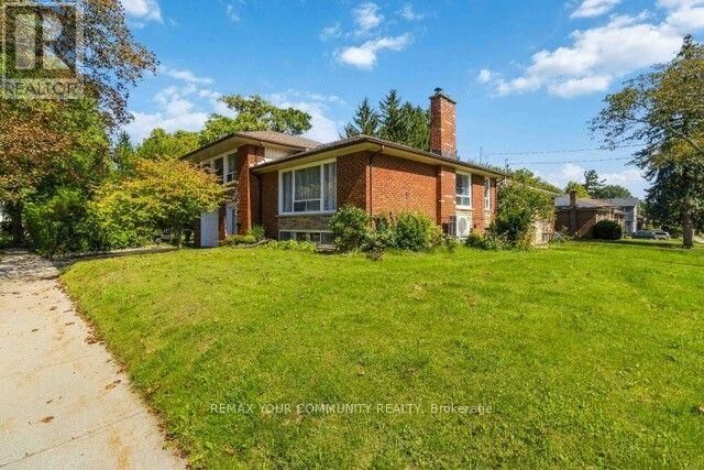 Property Photo:  2 Munhall Road  ON M9P 1P9 