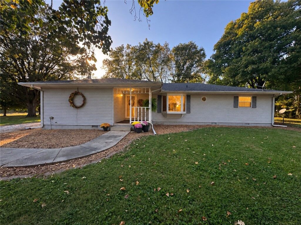 Property Photo:  22527 N 1325th Street  IL 61924 