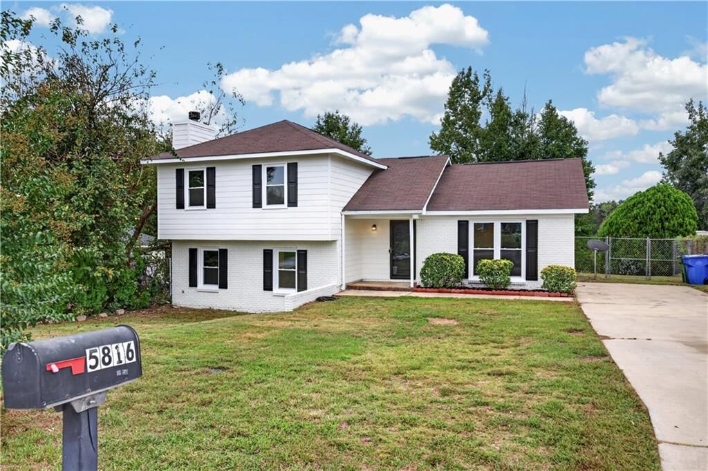 Property Photo: 5816 Sandy Oak Drive GA 31907