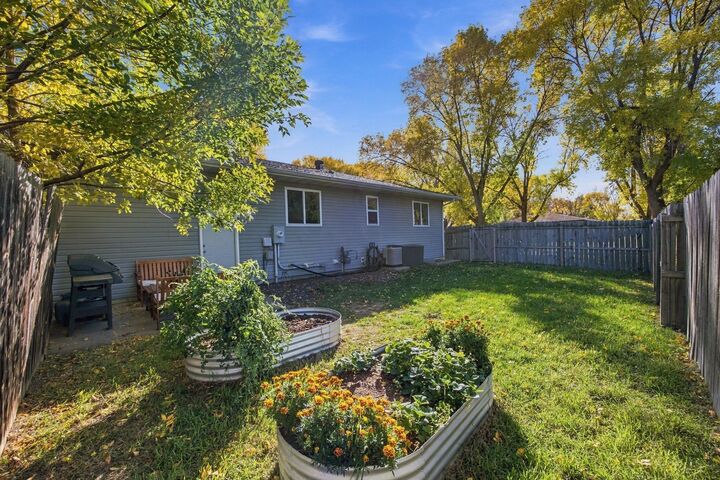 Property Photo:  2215 15th Street S  ND 58103 