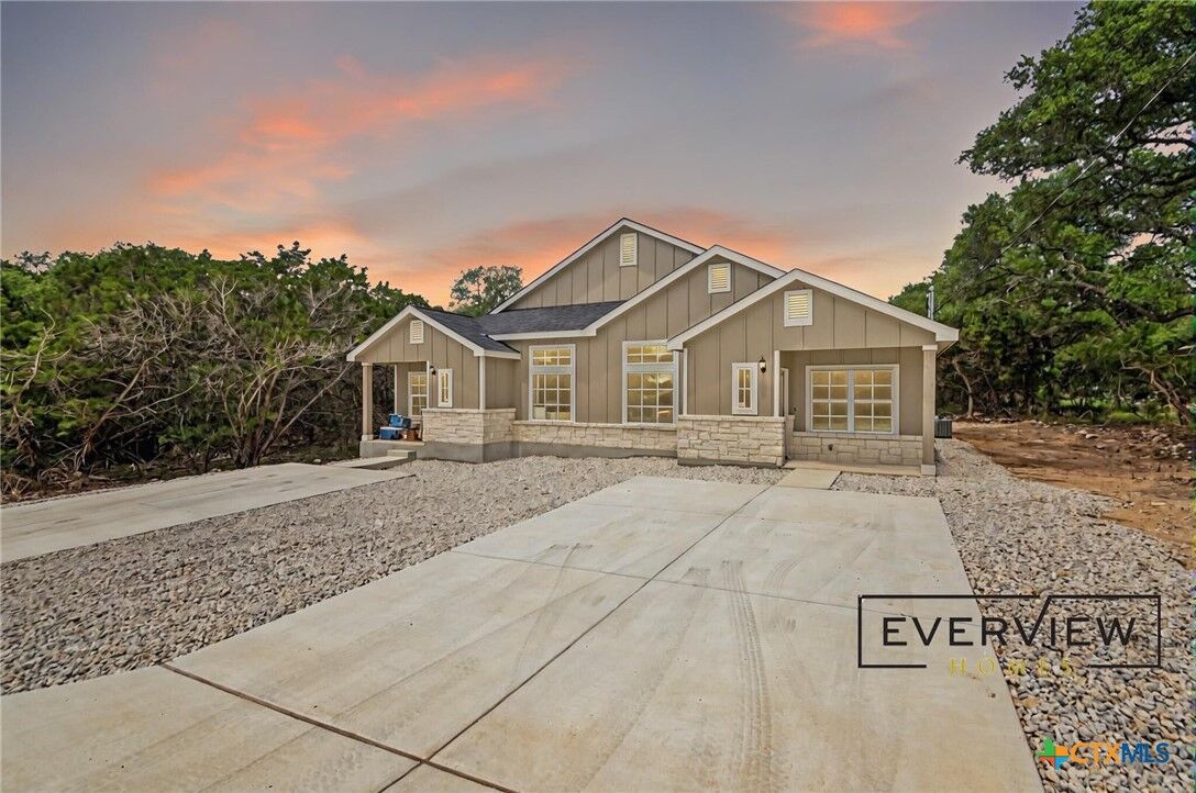 Property Photo: 2908 Puter Creek Drive B TX 78070