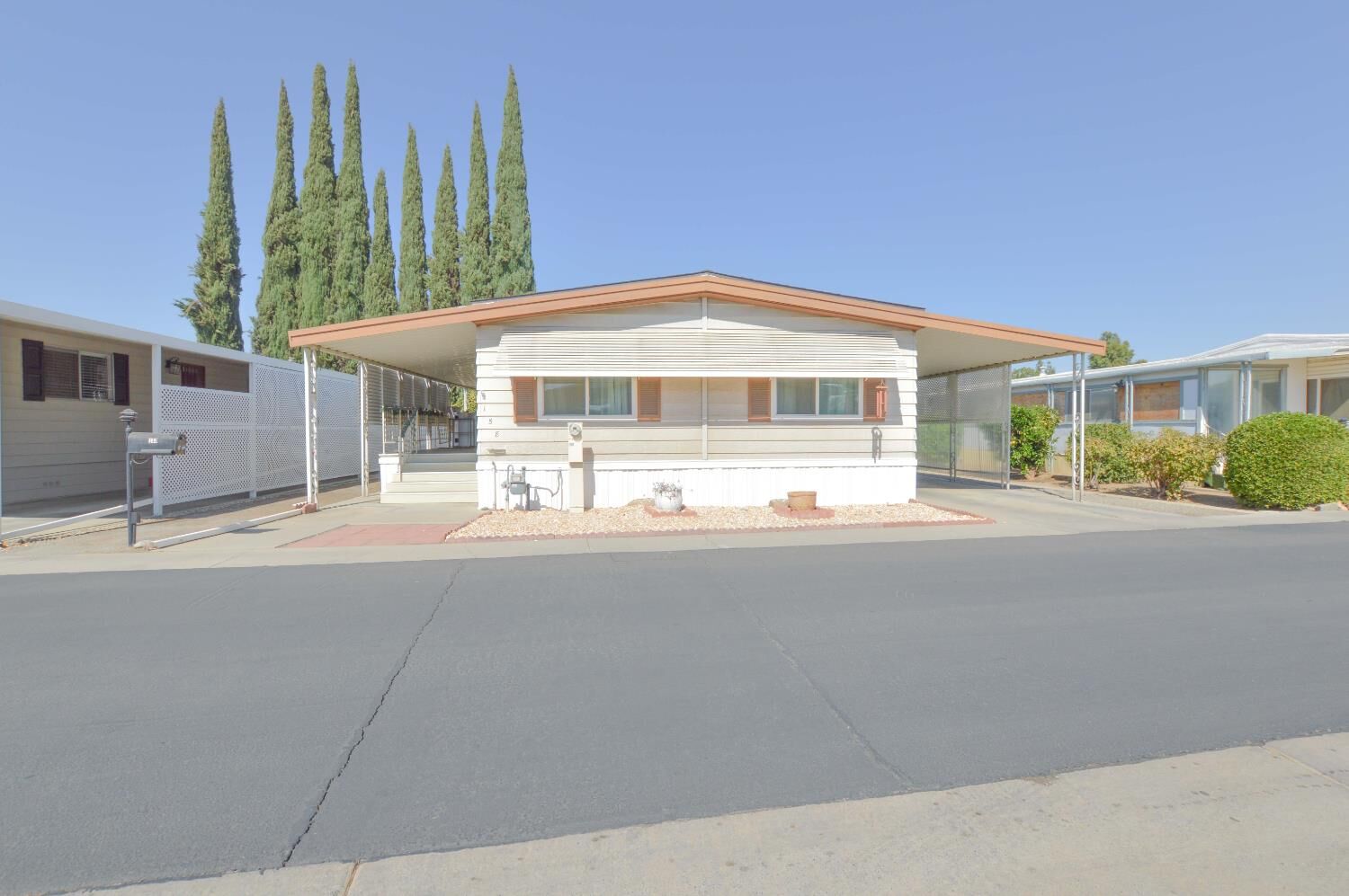 Property Photo:  1500 1500 Villa  Spc 158 Avenue 158  CA 93612 