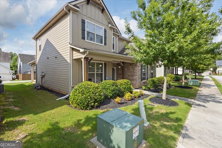 Property Photo: 4009 Glendianne Way GA 30127