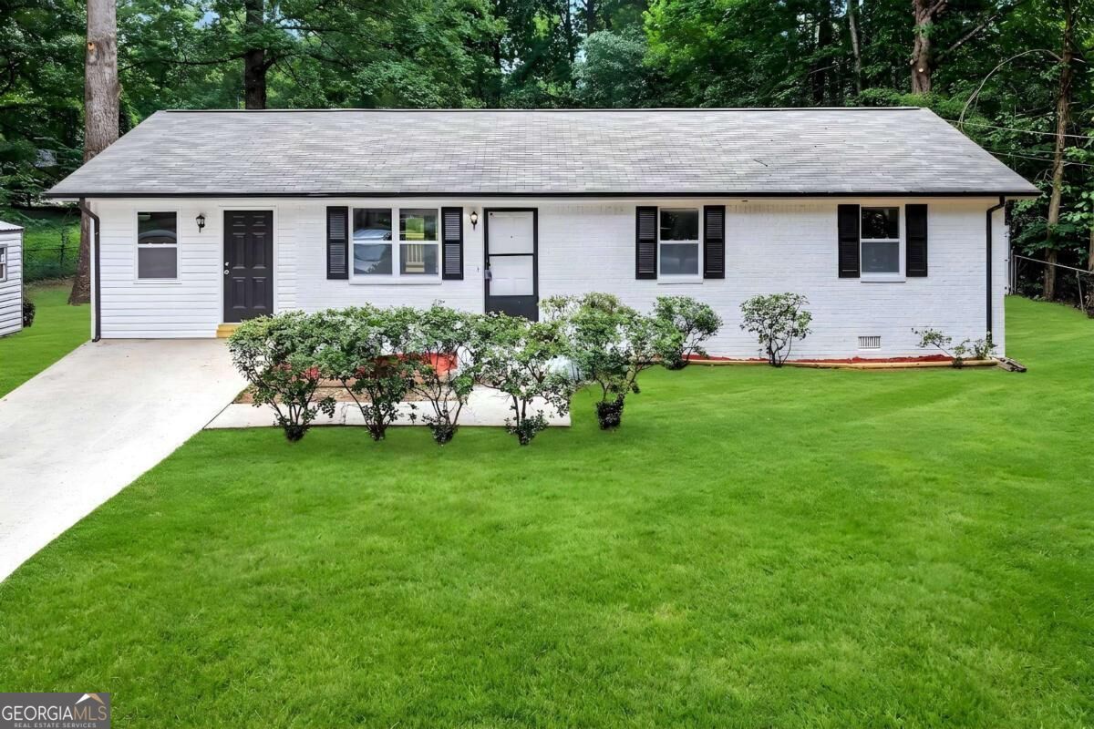 Property Photo: 125 Pleasant Valley Road GA 30253