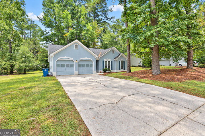Property Photo: 806 Bedford Park GA 30269