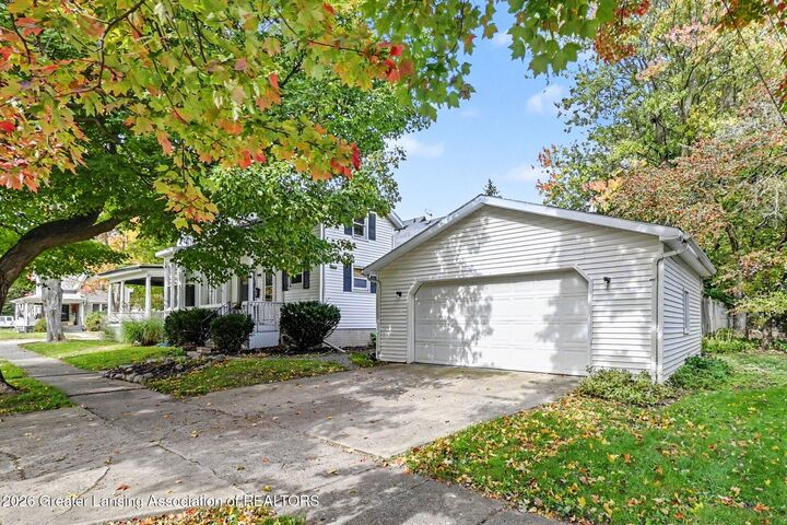 Property Photo:  211 S Wight Street  MI 48879 