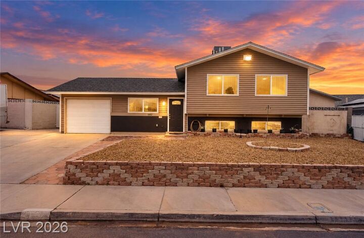 Property Photo:  3882 Chinchilla Avenue  NV 89121 