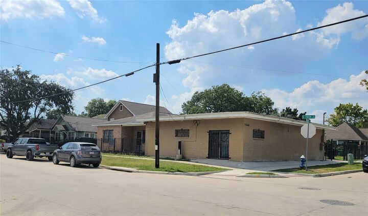 Property Photo: 7846 Dayton Street TX 77012