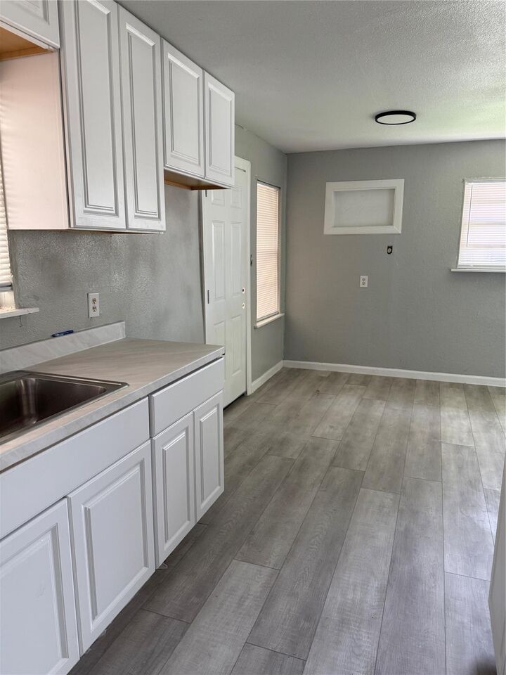 Property Photo: 2402 Rosemead Dr TX 77506