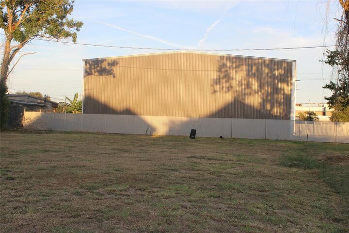 Property Photo:  514 N 1st Street  TX 77571 