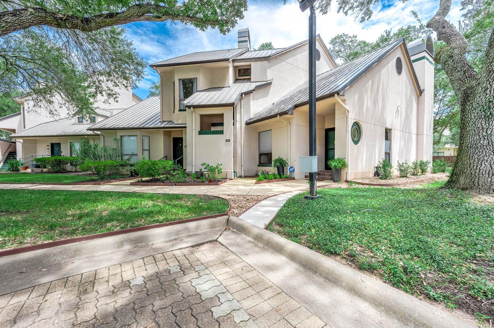 Property Photo:  4144 Greystone Way 105  TX 77479 