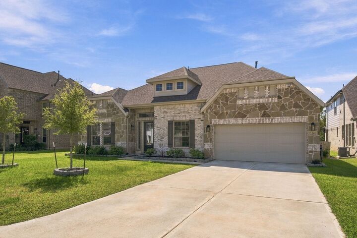 Property Photo: 224 Peninsula Point Drive TX 77356