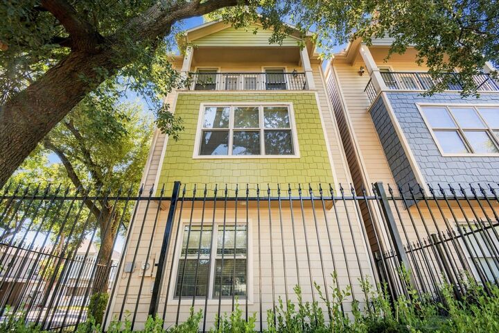 Property Photo:  1101 Nadine Street B  TX 77009 