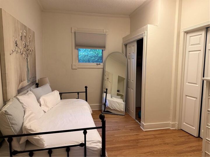 Property Photo: 6 W 12th Street MO 64152