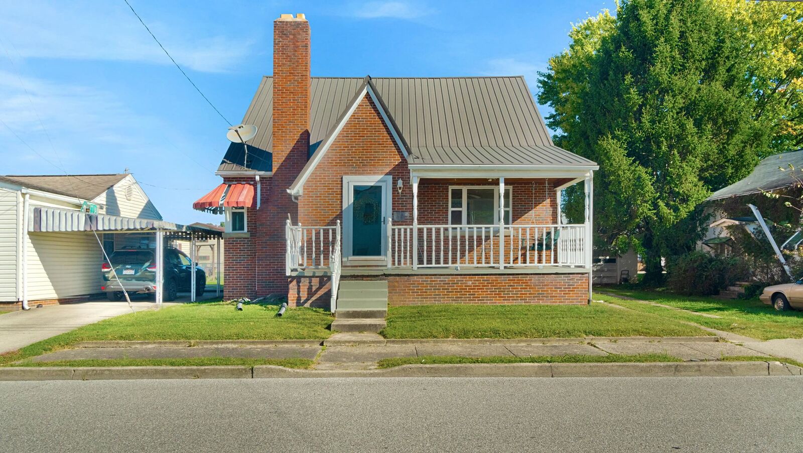 Property Photo:  722 Lee Street  WV 25504 