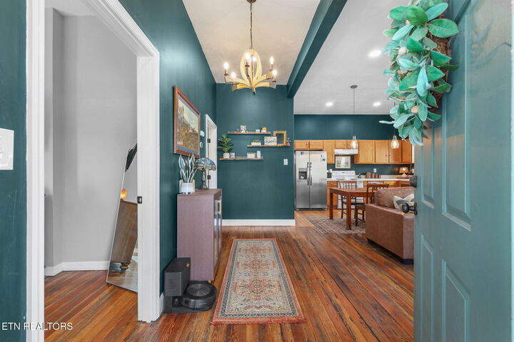 Property Photo:  221 E Oldham Ave  TN 37917 