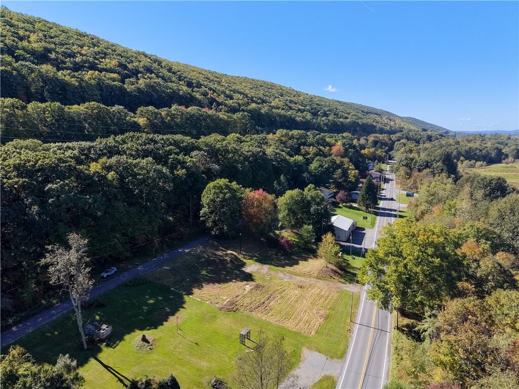 Property Photo: 208 Yard Street PA 18240