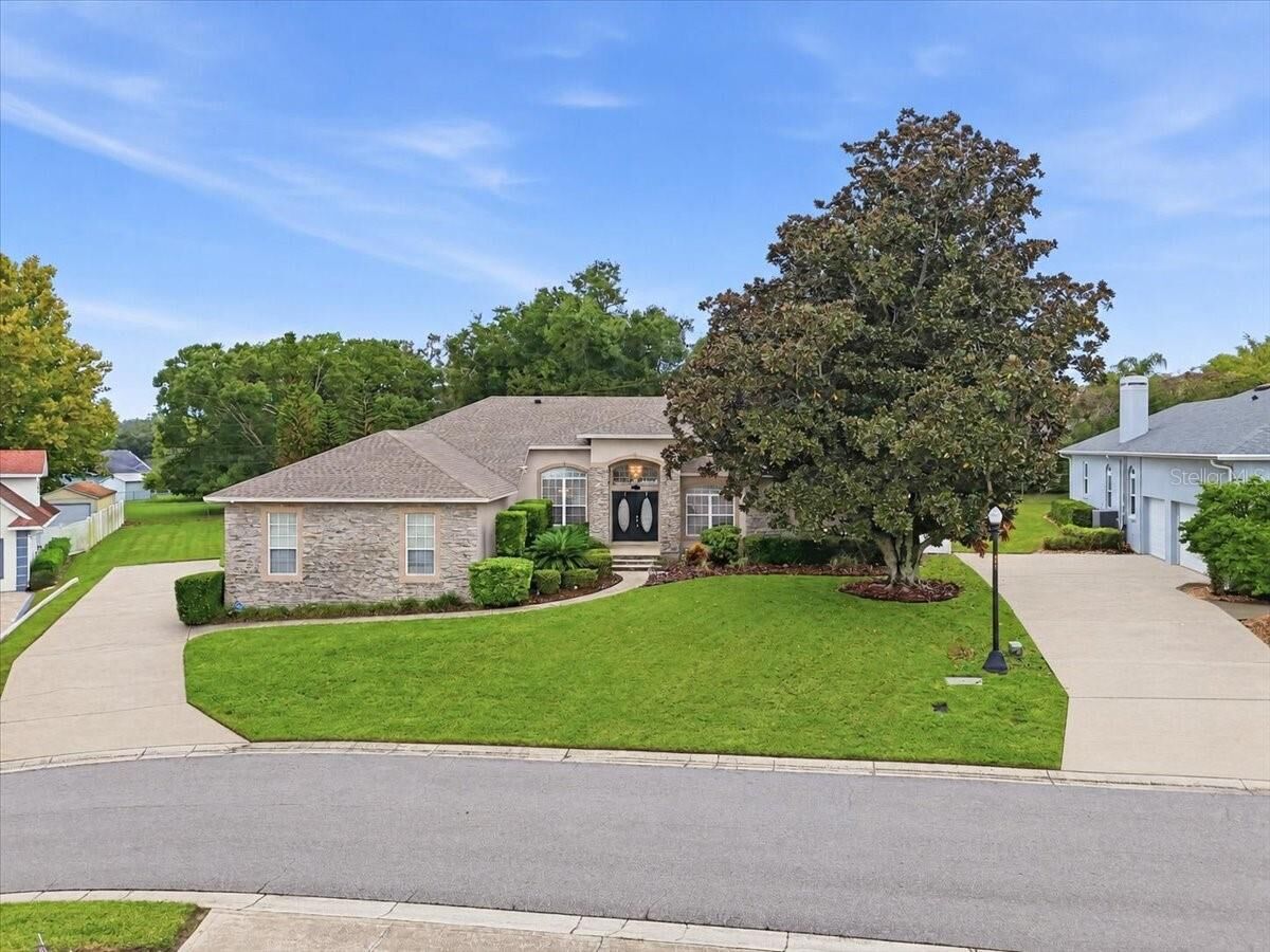 Property Photo:  5599 Summerland Hills Drive  FL 33812 