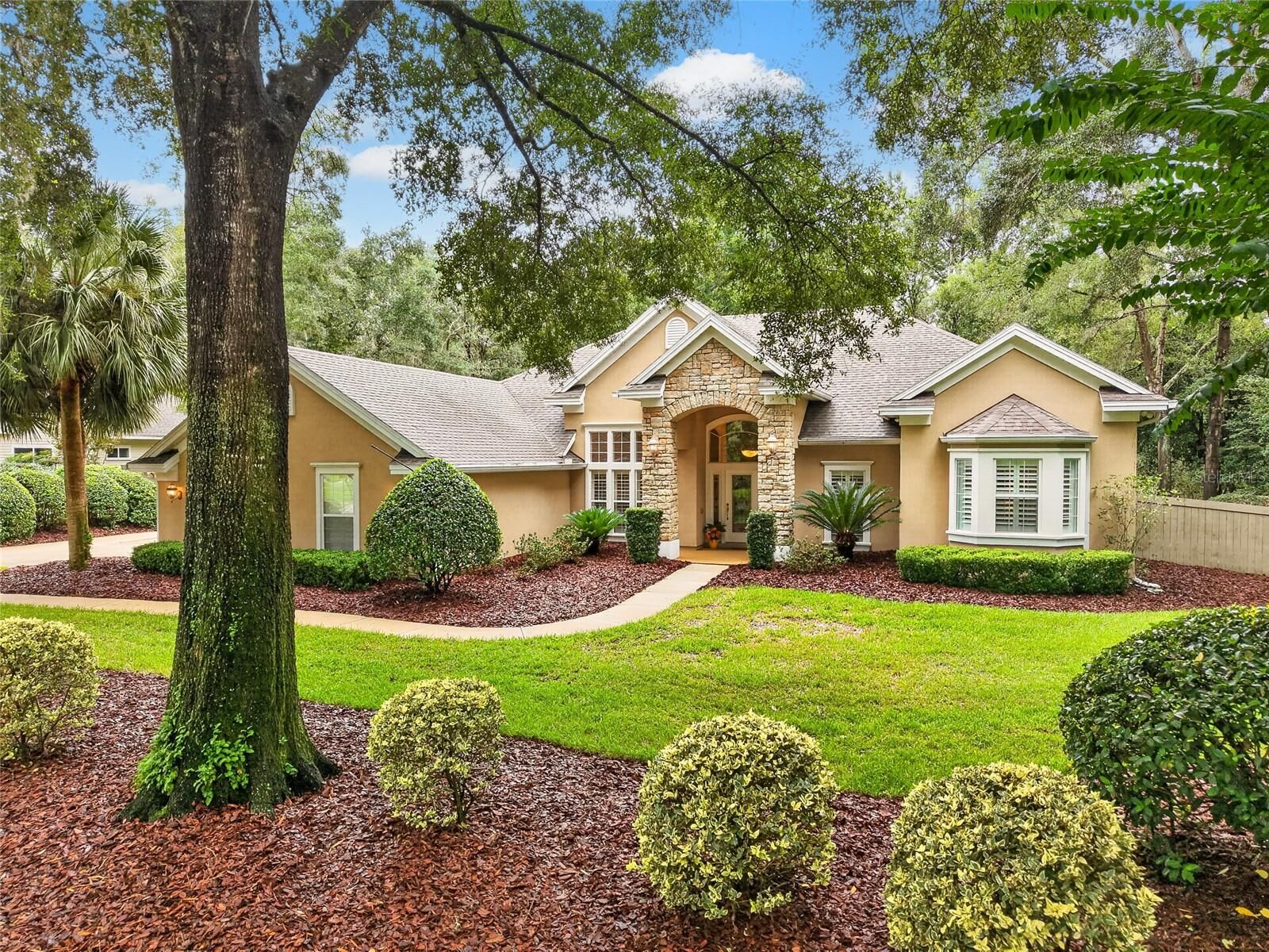 Property Photo:  3912 SW 88th Street  FL 32608 