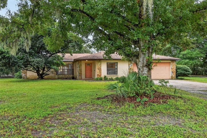 Property Photo:  4702 Charro Lane  FL 33565 