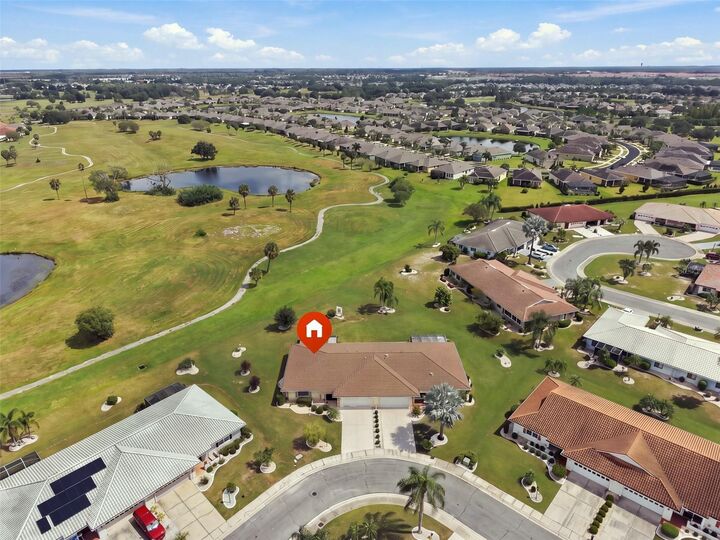 Property Photo:  1611 Woodmar Drive  FL 33573 