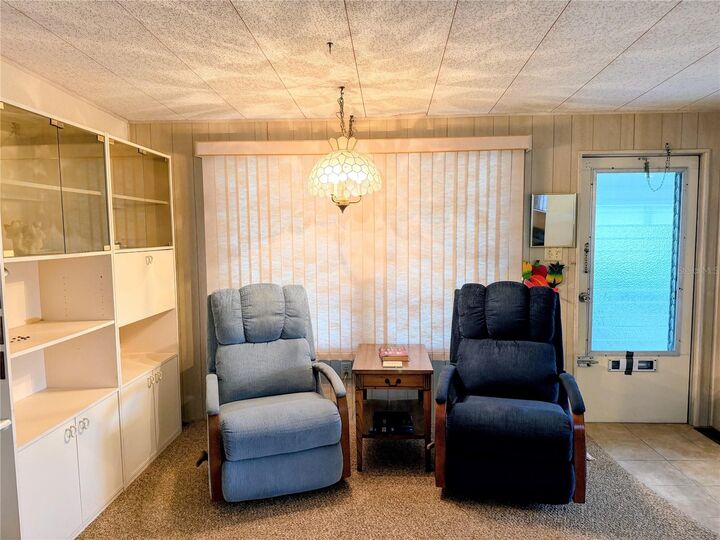 Property Photo:  864 S Green Circle  FL 34285 