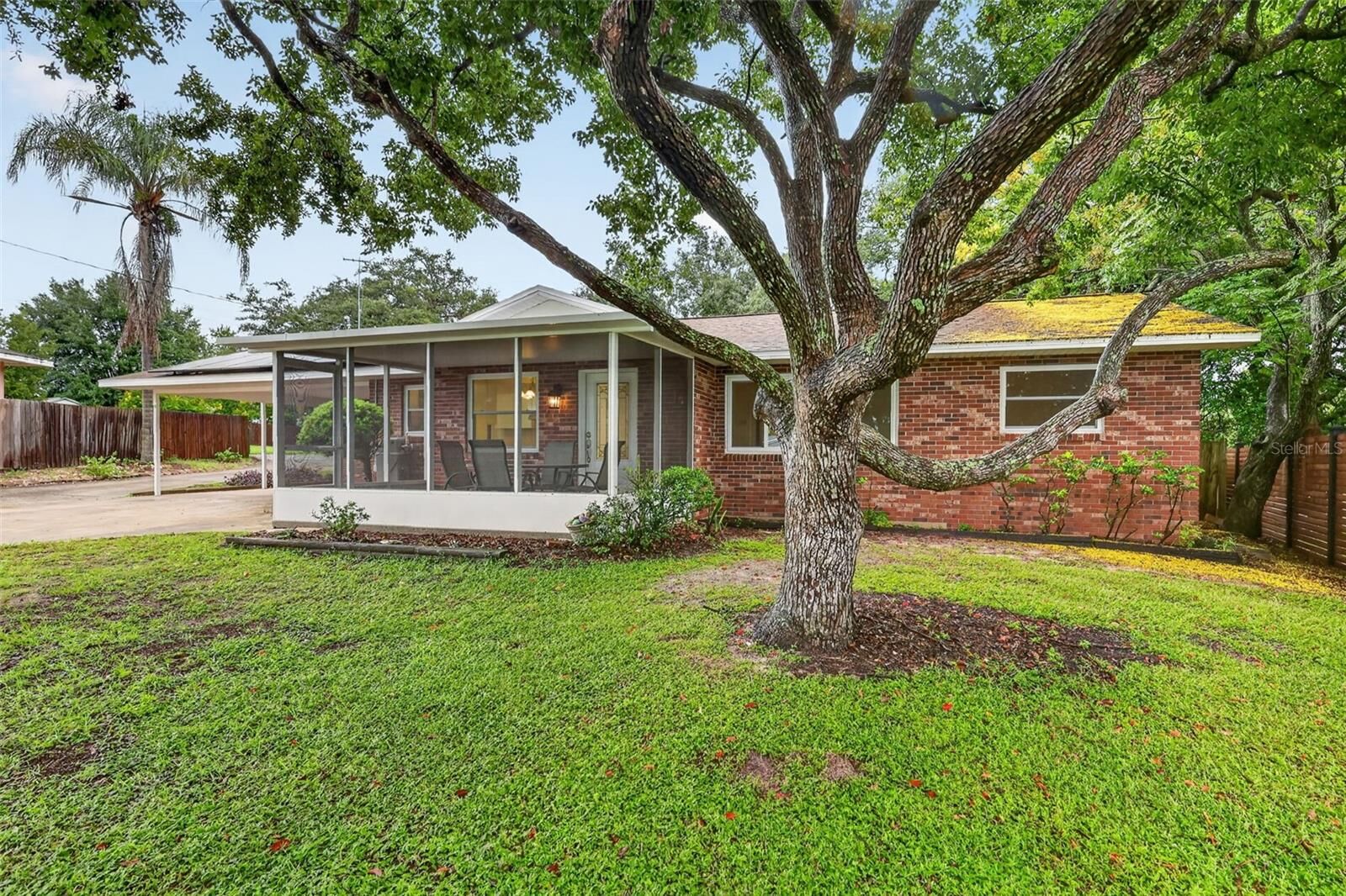 Property Photo: 552 Highland Drive FL 32726