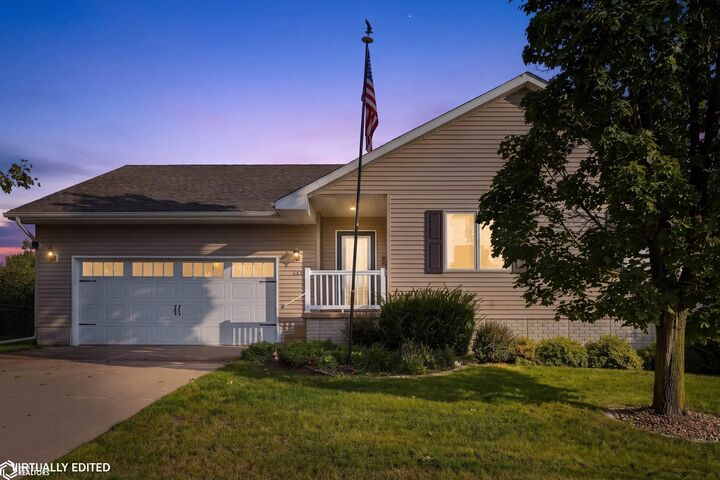 Property Photo:  306 Thomas Drive  IA 50158 
