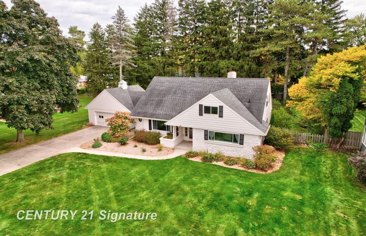 Property Photo:  45 Benton Road  MI 48602 