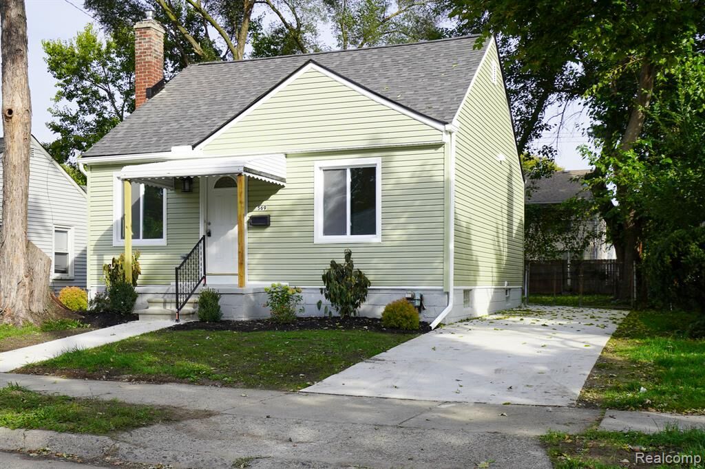 Property Photo:  569 E Coy Avenue  MI 48030 1225 