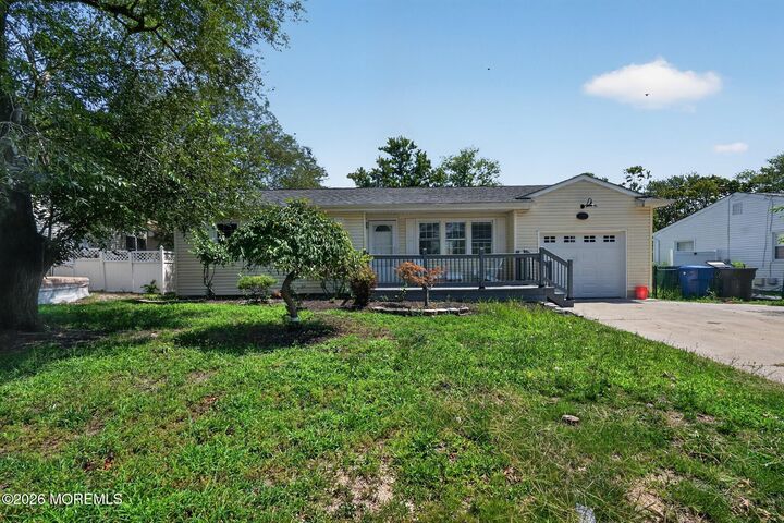 Property Photo:  877 Egret Drive  NJ 08753 
