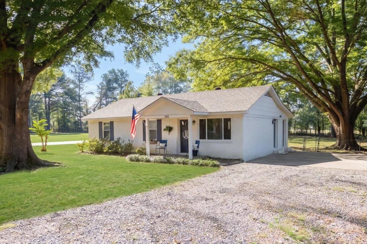 Property Photo: 200 Main St TN 38057