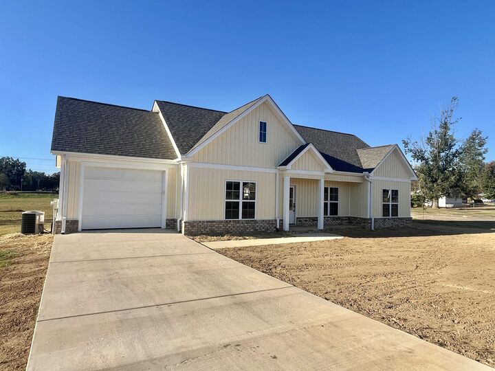 Property Photo:  110 Maple St  TN 38372 