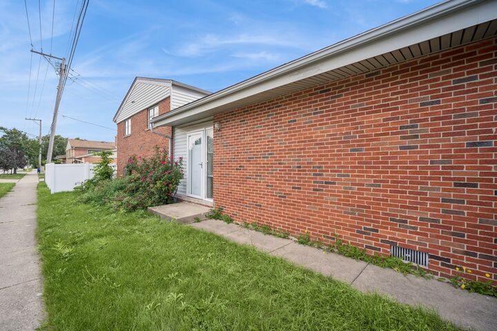 Property Photo:  8560 W Clara Drive  IL 60714 