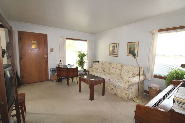 Property Photo: 5431 N Natoma Avenue IL 60656