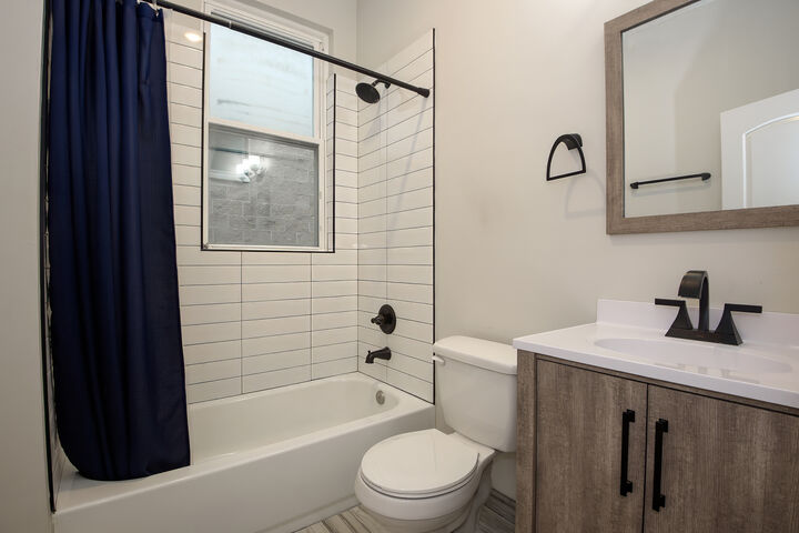 Property Photo: 3505 N Sheffield Avenue 2R IL 60657