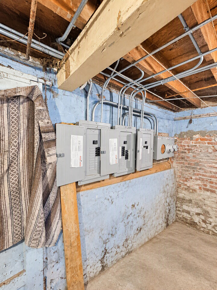 Property Photo:  730 N Troy Street  IL 60612 
