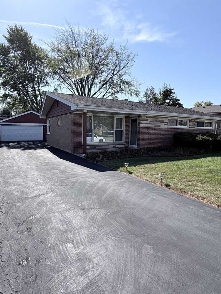Property Photo: 6635 W 87th Street IL 60453