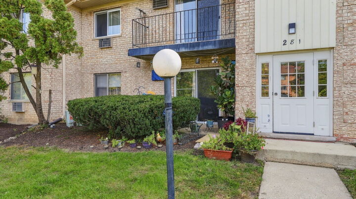 Property Photo:  281 Shorewood Drive 1D  IL 60139 