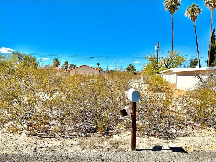 Property Photo: 5550 Abronia CA 92277