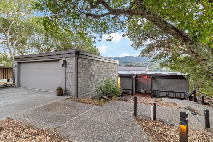Property Photo:  12 Hawkview Street  CA 94028 