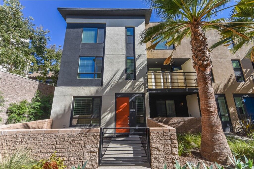 Property Photo: 2870 N Glassell Street CA 92865