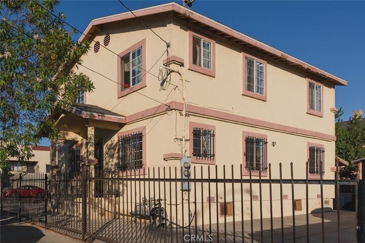 Property Photo:  2500 Fairmount  CA 90033 
