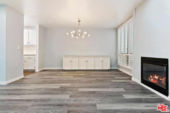 Property Photo:  927 N Kings Road 107  CA 90069 