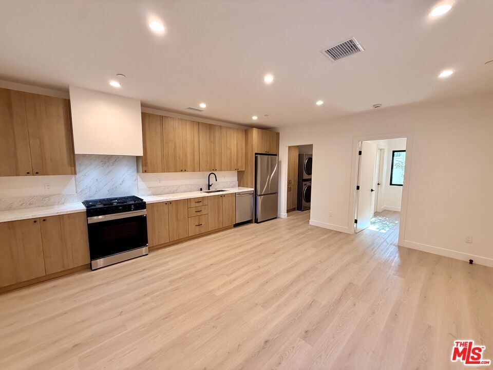 Property Photo:  2707 Benedict Street 1/2  CA 90039 