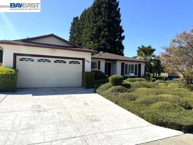Property Photo:  300 Kingsley Pl  CA 94583 