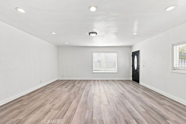 Property Photo:  11917 Burton Street 1  CA 91605 