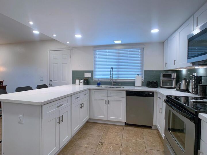 Property Photo:  1974 Arnold Way 7  CA 91901 