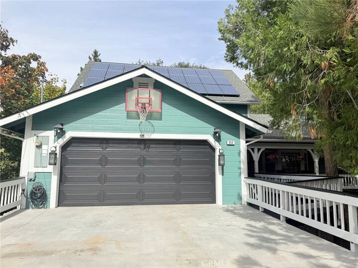 Property Photo: 934 Teakwood CA 92352